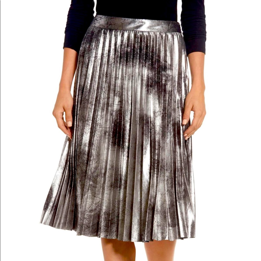Halogen Metallic Pleated Skirt